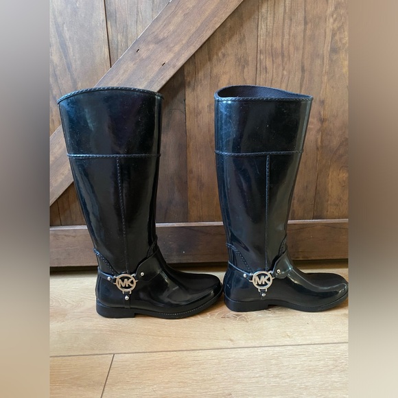 Michael Kors women's fulton harness tall rain boot rubber, black | size 6 - Picture 5 of 6